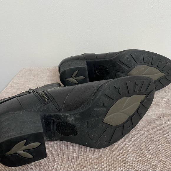 Born Slater Black Leather Studded Heeled Boots Woman’s 7.5 Side Zip Booties - Picture 9 of 10